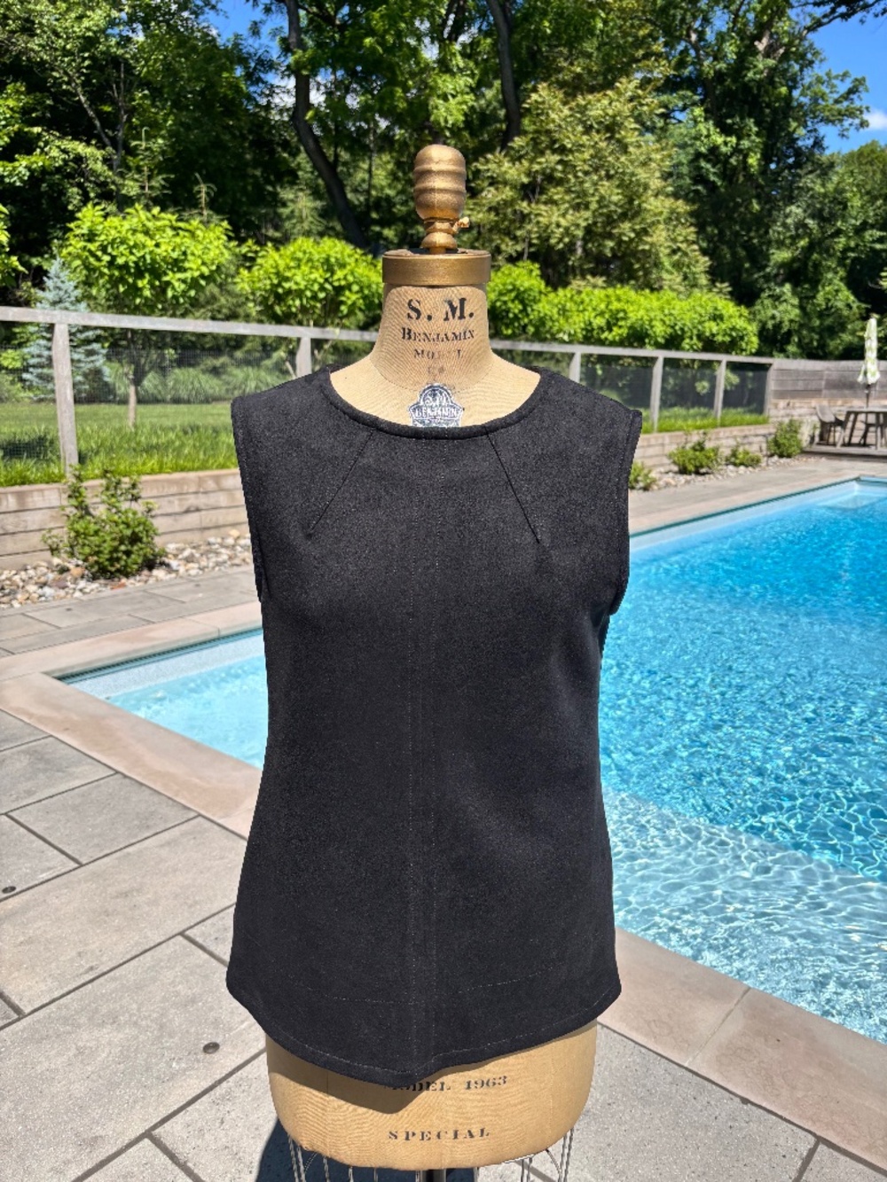Jude Connally Black Faux Suede Sleeveless Top Size M